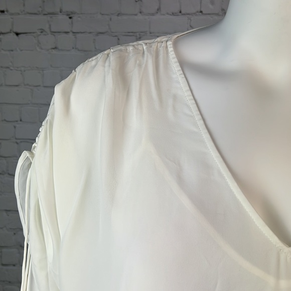 Rachel Roy Off White V Neck Ruched Sleeve Top Plus Size 1X Blouse - Picture 5 of 7